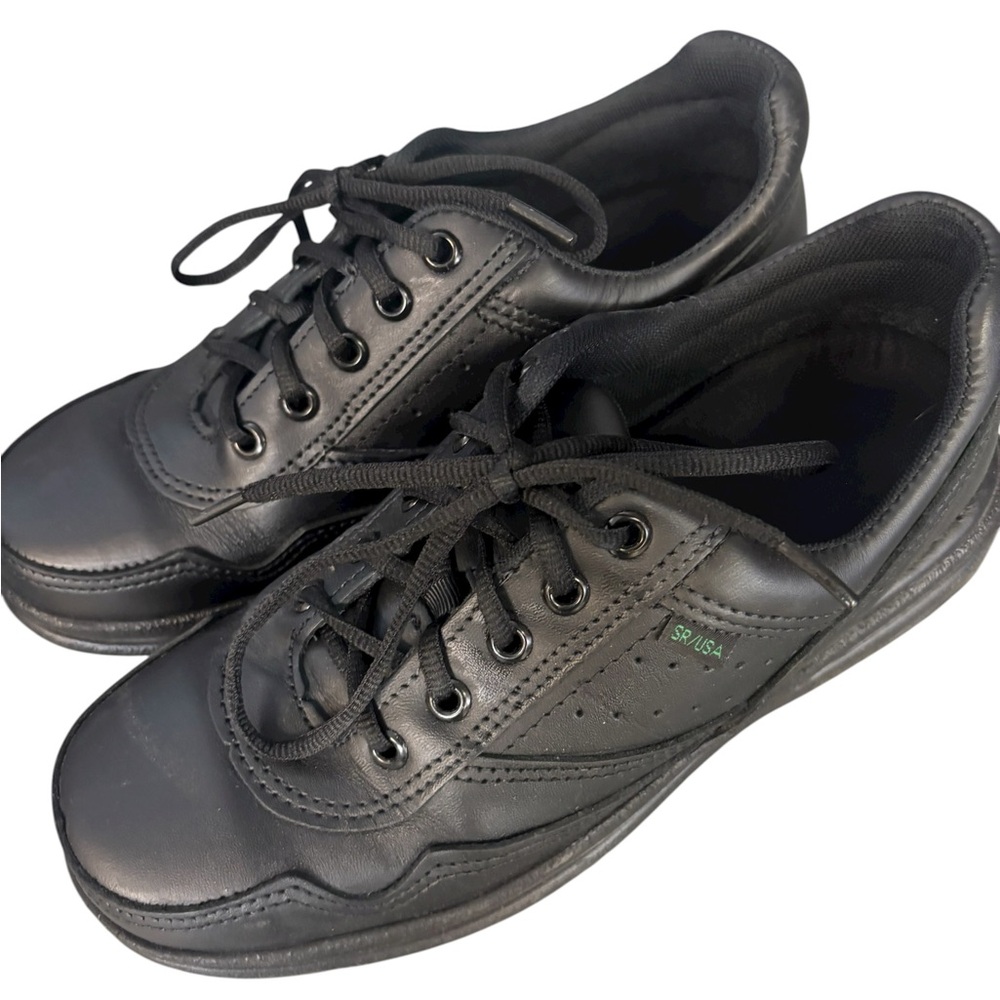 🆕 Rockport work shoes -brand new- in the box. They are non slip women’s 8.5